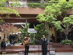 -瑞虹新天地月亮湾