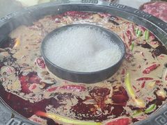 -黄潇洒老火锅(九眼桥宏济巷店)