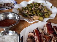 -黄记四更烤乳猪店