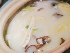 -蜜桃餐厅·伴山(湖滨商业街店)