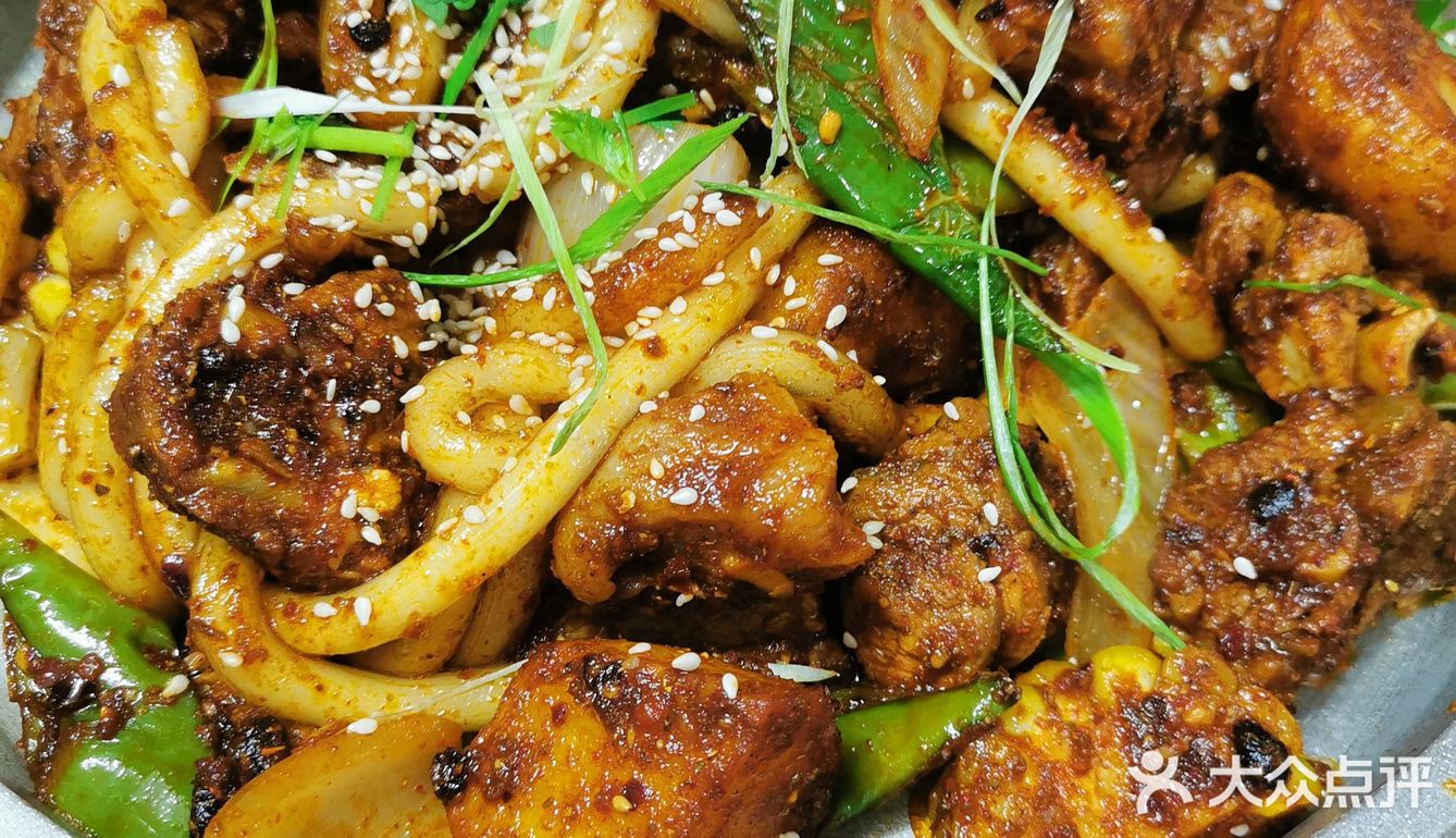 味道有点类似新疆炒米粉坑锅羊肉 青稞醪糟