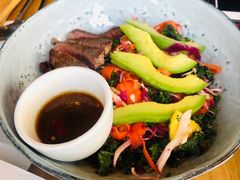 泰式烤牛肉色拉-Wagas沃歌斯(静安大悦城店)