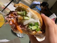 -Bánh Mì Huynh Hoa
