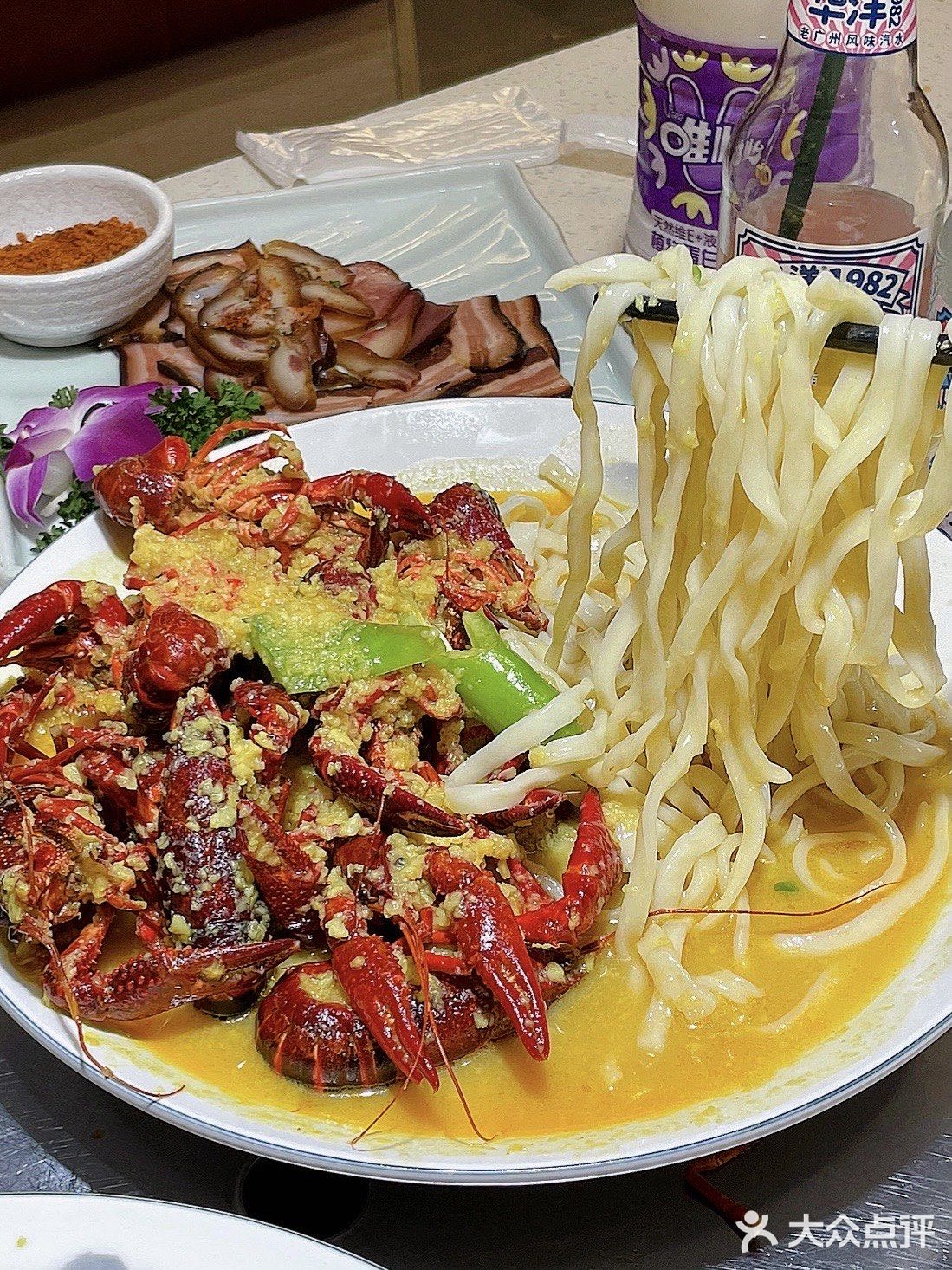 青岛首家咸蛋黄小龙虾🦞|好吃点舔手指