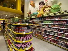 -咻啵翔翔零食基地(万达广场店)