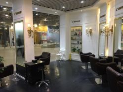 -变画·发型STUDIO