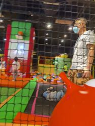 -蹦蹦跳跳(新奥购物中心店)