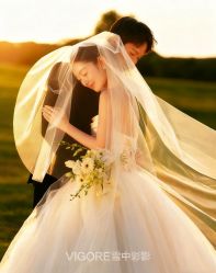 -雪中彩影婚纱摄影·微光艺术中心