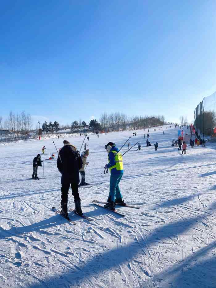 名都滑雪场-"[爱心]去了哈尔滨不玩一次滑雪都不能称之.