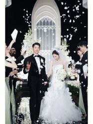 点击看大图 -Renee芮亦婚纱