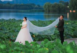 -巴黎春天婚纱摄影(临安店)