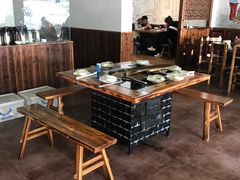 大堂-三里屯土灶炖公鸡地锅鸡(江东店)