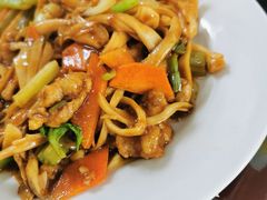 肉炒栗树蘑菇-何适山庄 ·可团建(水长城P2停车场店)