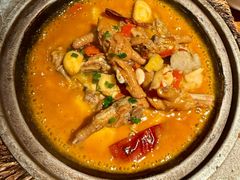 石锅芋儿鸡爪煲-乔街深夜食堂·小龙虾·高压锅生蚝(杭州总店)