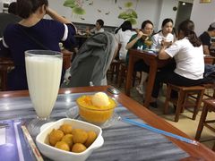 杨枝甘露-黄师奶甜品店