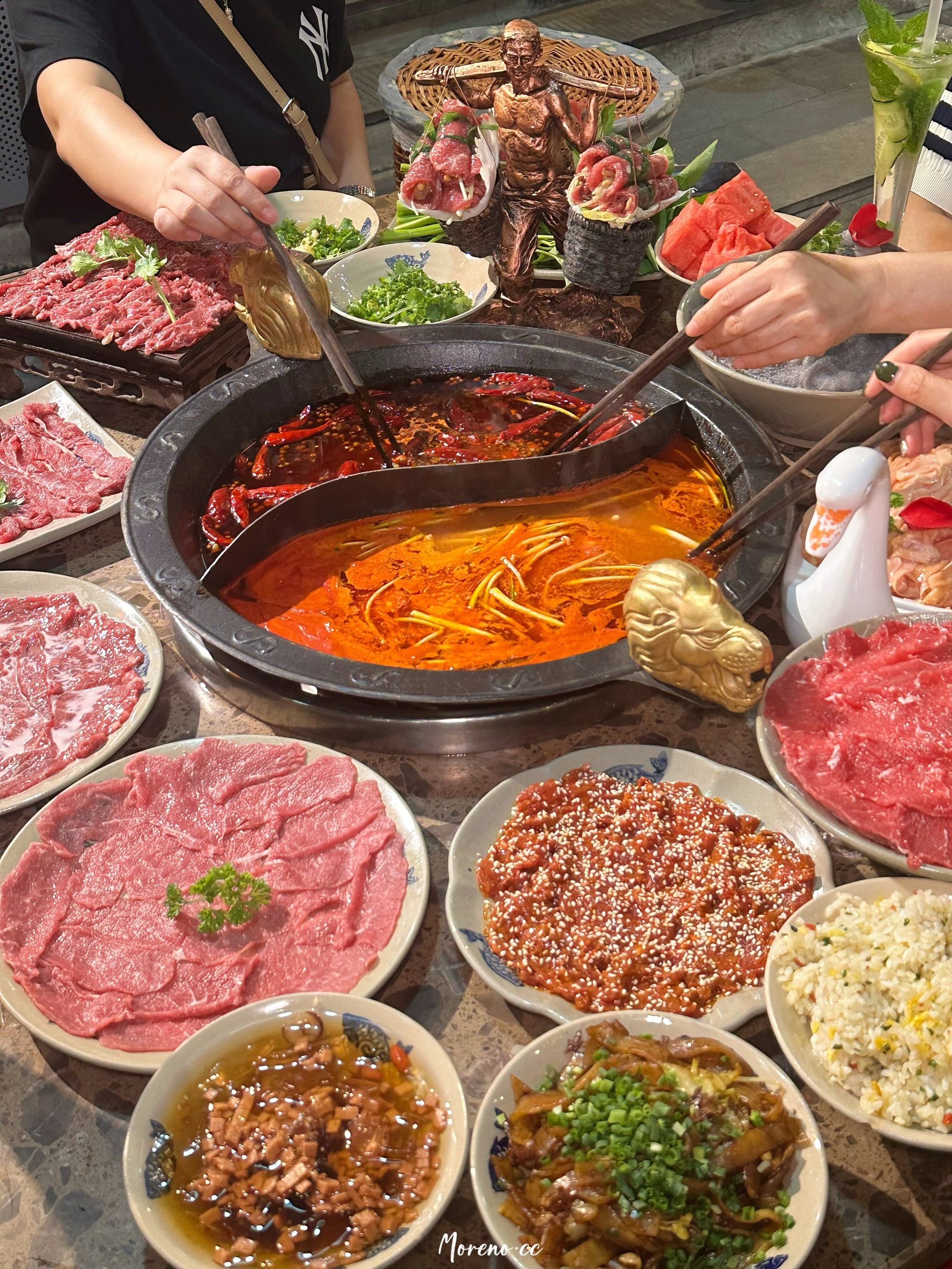 📍解放碑,本地人都打堆堆吃的地道老火锅