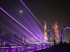 -南京眼步行桥