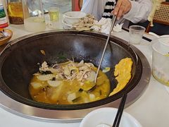-鲁员外地锅鸡地锅鱼(古墩路店)
