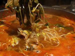 -野山舂·贵州现舂酸汤火锅(鸿通城店)