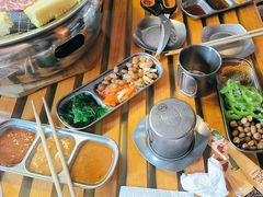 -叽叽扎扎烤肉场(生态城万达店)