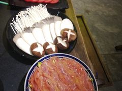 -沸炉重庆老火锅(军事博物馆店)