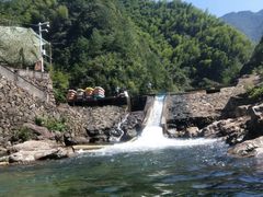 -安吉龙王山峡谷漂流