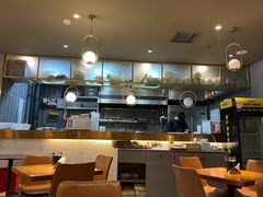-POKEE VIA&Brunch·维娅(重庆来福士店)