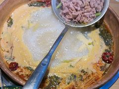 -洱火云南酸菜牛肉火锅(石景山当代商城店)