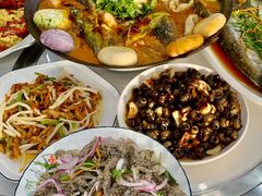 -丹水桥地锅鱼·翘嘴鲌·地方特色全鱼宴(丹江口大坝店)