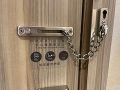 -汉庭优佳(上海娄山关路地铁站店)