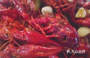 Spicy Garlic Lobster with Thirteen Spices