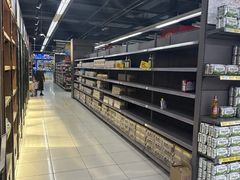 -家乐福(四元桥购物中心店)