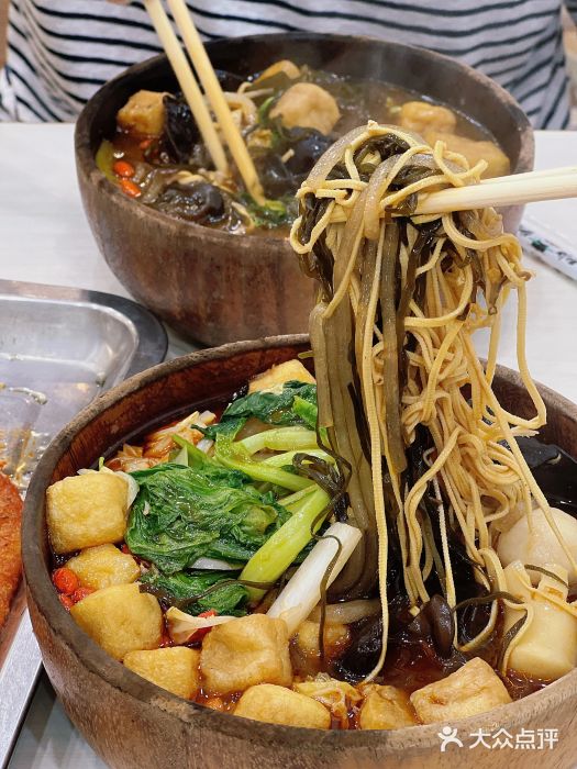 金乐活美食(中街店)美女麻辣烫图片