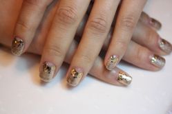 金色逆法式本甲光疗-艾妃罗高科美肤美甲美睫健康管理