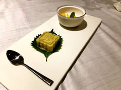 绿豆糕双皮奶时令水果-Yan Ting 宴庭中餐厅(上海静安瑞吉酒店)
