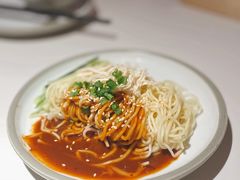 鸡丝凉面-麻六记(新天地店)