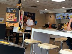 -麦当劳(展览馆店)