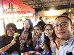 -席娜卡琳火车铁道夜市