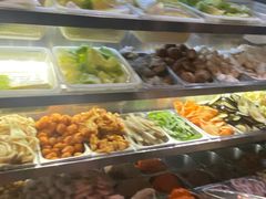 -愉肴麻辣香锅(中山路店)