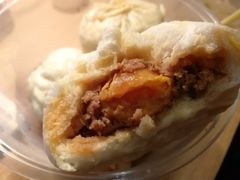 咸蛋黄超人包-老陶包子铺(南大西南村店)