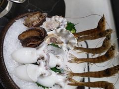 -红鼎豆捞·非遗鲍皇汤火锅(宝丰路店)