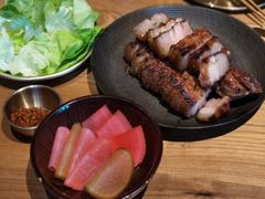 厚切傣式猪五花与奶油生菜-SHAN山(前滩太古里店)