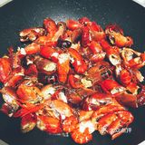 让夏天更有味道！来一道鲜香麻辣的小龙虾吧～