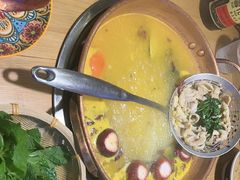 -洱火云南酸菜牛肉火锅(石景山当代商城店)