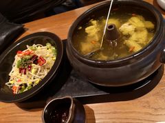 -云海肴·汽锅鸡·云南菜(天山百盛优客店)