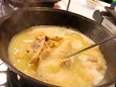 -鲜入围煮花胶鸡海鲜火锅