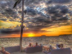 -Sunset Bar(丹绒亚路香格里拉店)