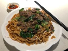 招牌湿炒牛河-潮泰牛肉火锅 · 创于1992年(车公庙店)