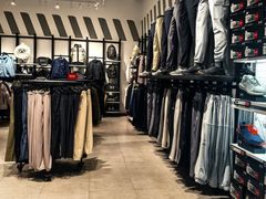 -UNDER ARMOUR(新燕莎奥莱店)