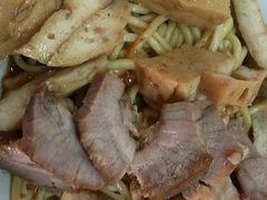 -松树干拌面店